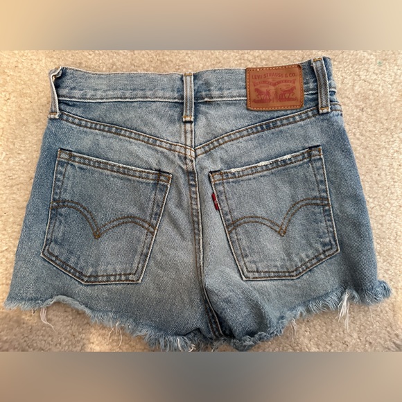 Levi’s Denim Shorts - Picture 2 of 4